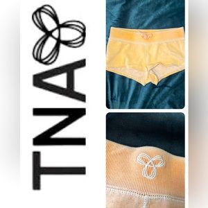 2 for 20$ TNA Aritzia OG Short Shorts - beautiful peach 🍑 colour - XS